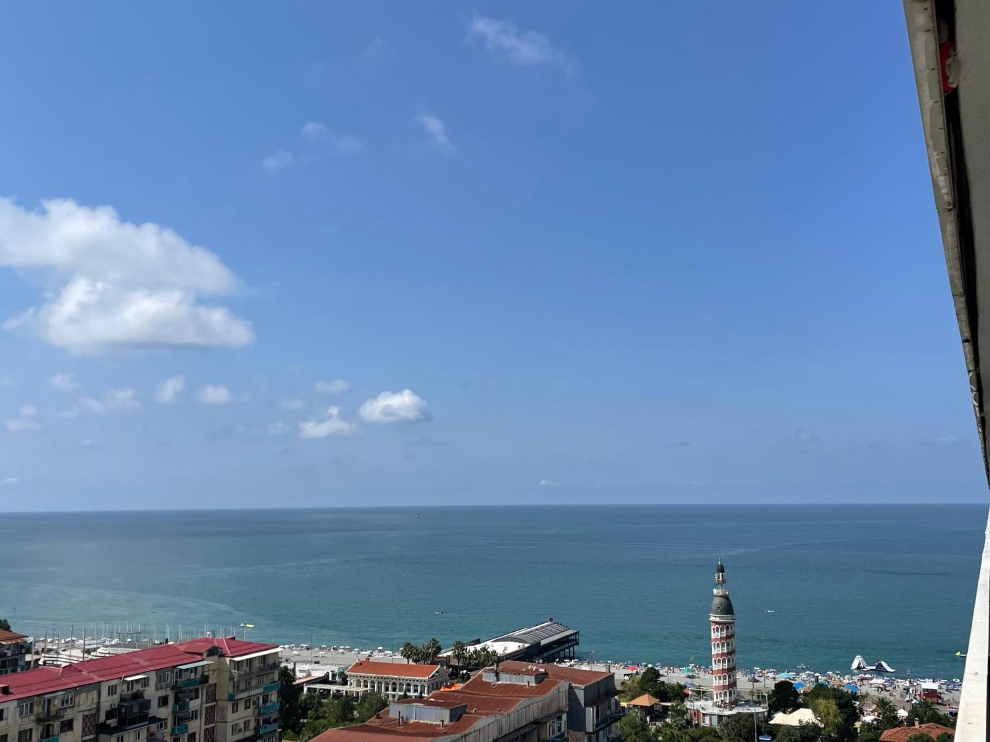 Sea ​​View In Orbi City 巴统 外观 照片