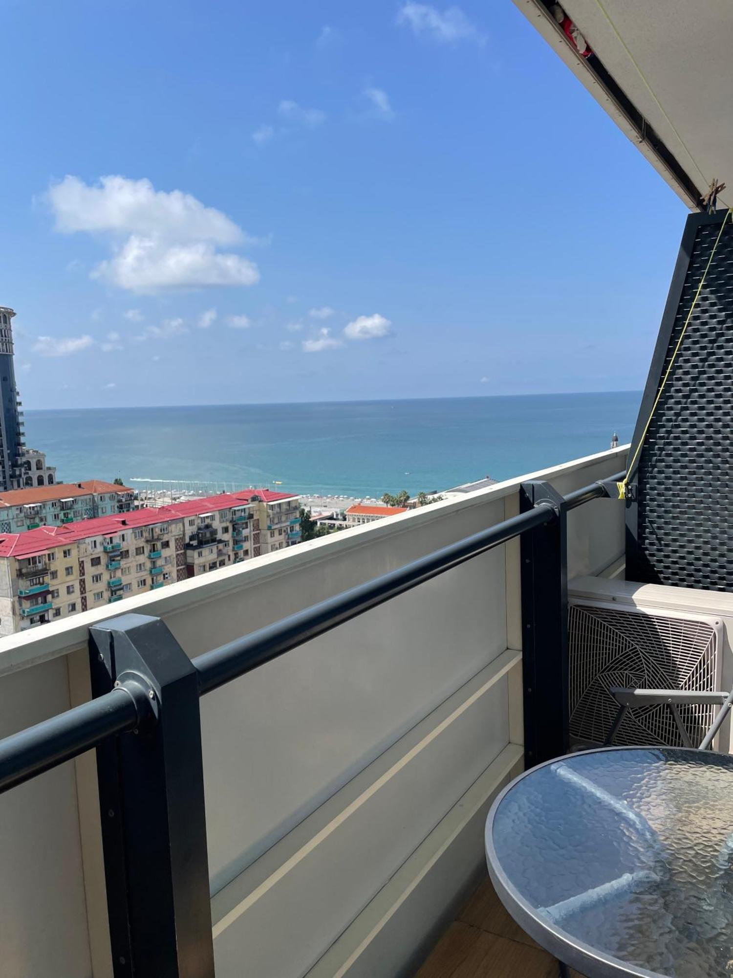 Sea ​​View In Orbi City 巴统 外观 照片
