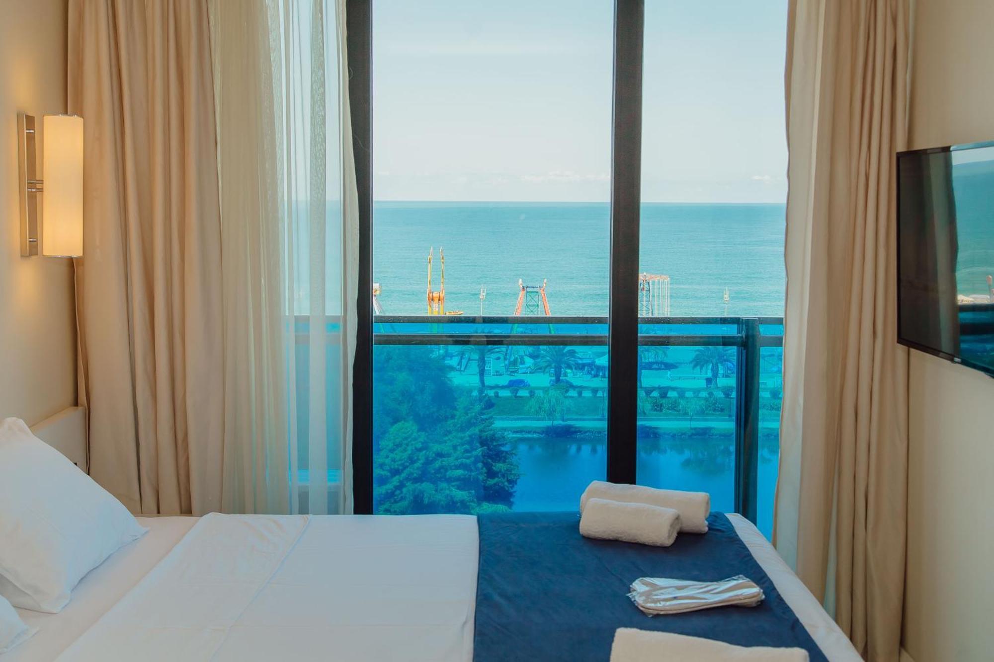 Sea ​​View In Orbi City 巴统 外观 照片